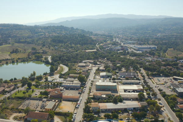 Zone d&rsquo;activités industrielle – Pôle d&rsquo;activités Apt Ouest – Vaucluse / Provence