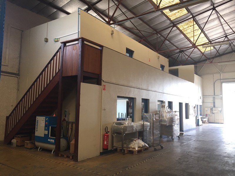 Entrepôt à vendre proche de Lyon entre 1 000 m² et 1 500 m²
