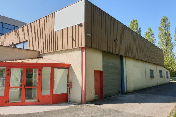 Local d&rsquo;activités de 770 m² à vendre proche de Paris – Essonne