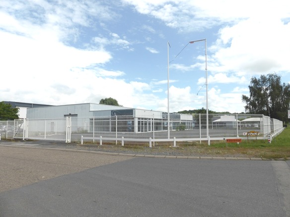 À vendre – locaux d&rsquo;activité entre 400 et 1 200 m² à Creuzier-le-Vieux