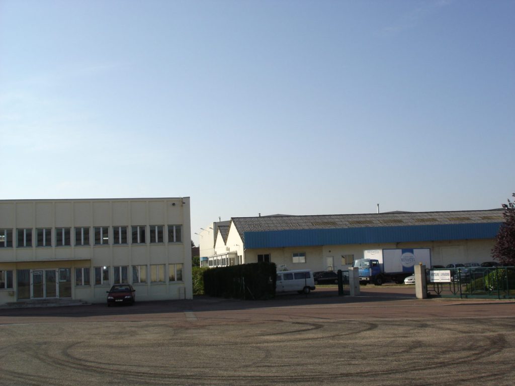 Entrepôt d&rsquo;une surface de 6 000 m² à vendre ou à louer – Sud Bourgogne