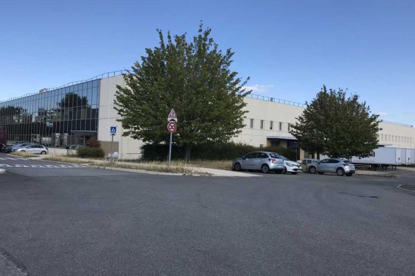 À louer – entrepôt de 8 209 m² à Maurepas