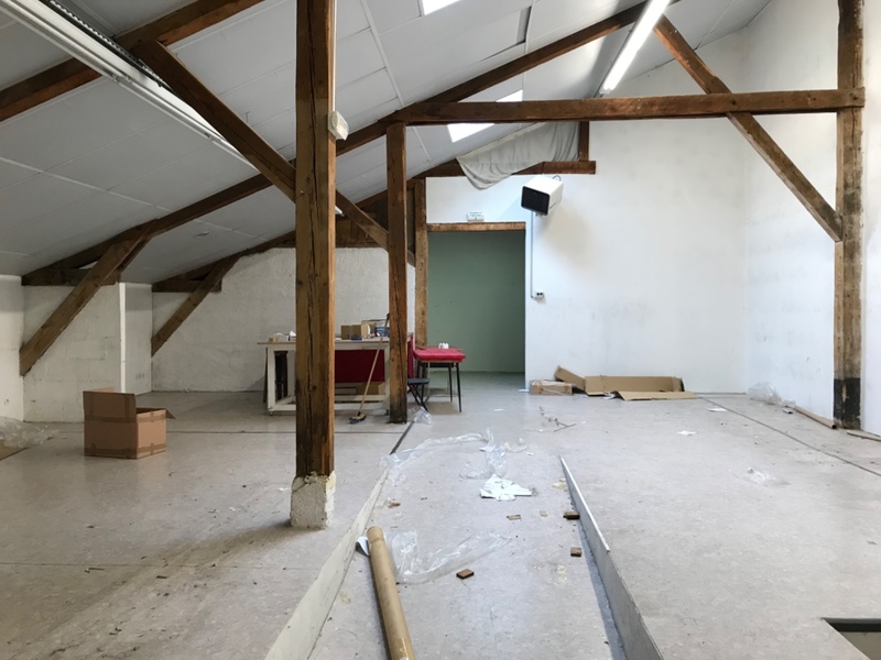 A vendre, ateliers et bureaux de 300 m² avec parking à Tarbes (65)
