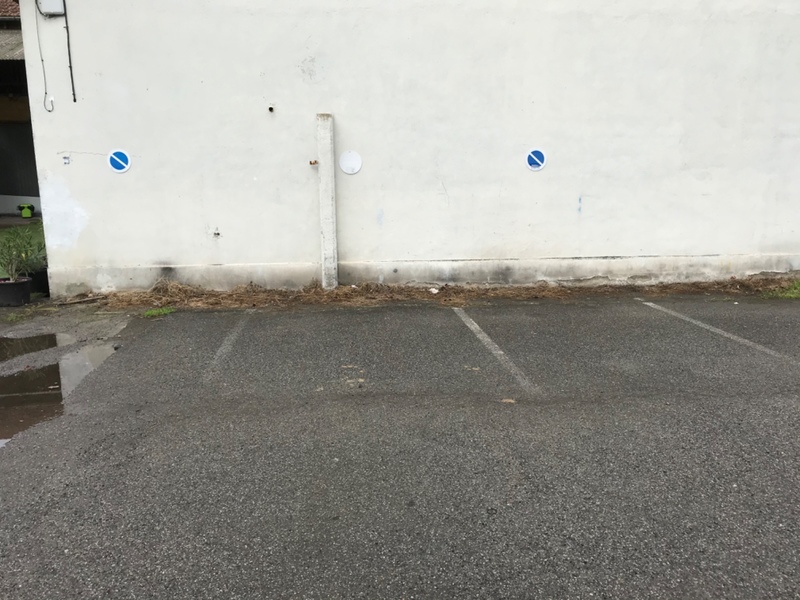A vendre, ateliers et bureaux de 300 m² avec parking à Tarbes (65)
