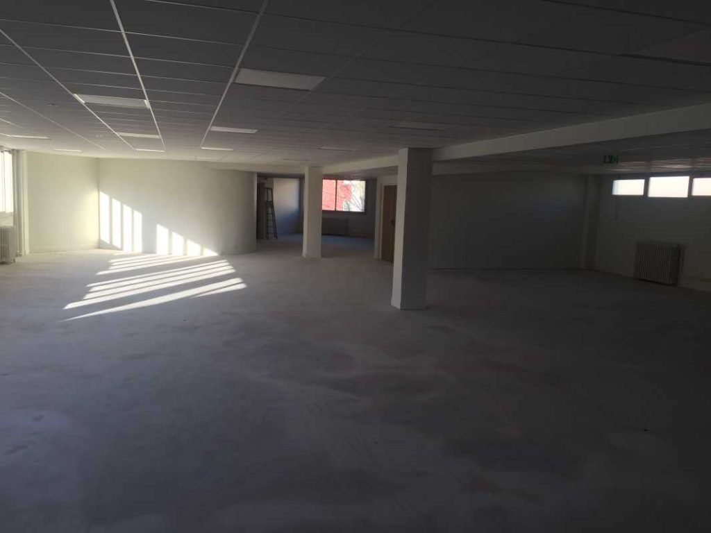 À louer – bureaux divisibles de 437 m² à 3 025 m² à Saint-Denis