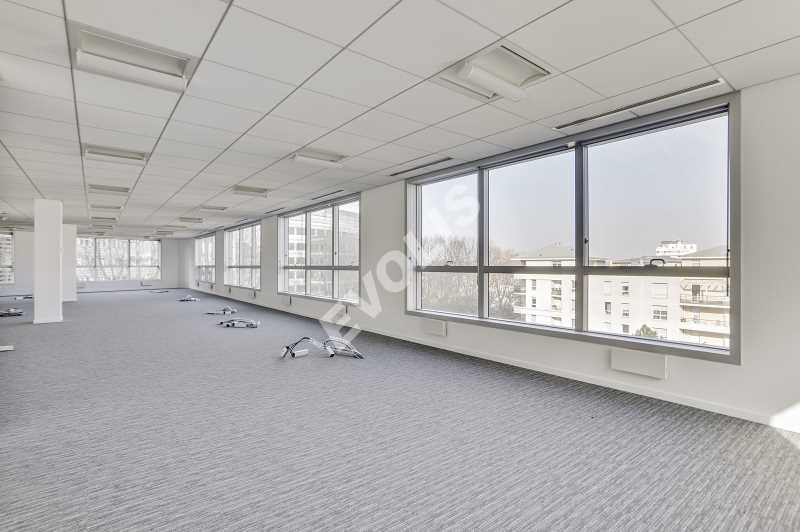 À louer – bureaux non divisibles de 1 134 m² à Saint-Denis
