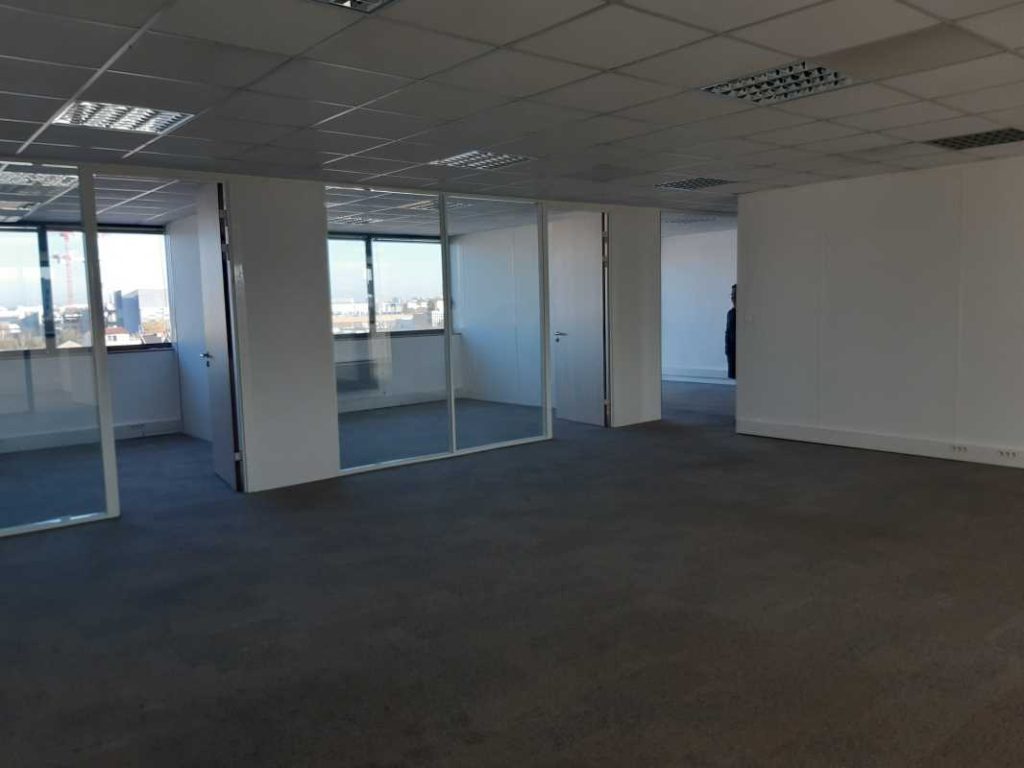 À louer – locaux d&rsquo;activités non divisibles de 351 m² à Saint-Denis