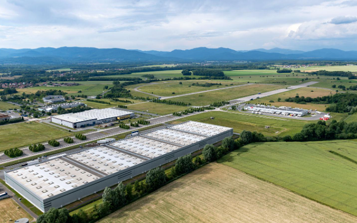 À vendre/louer – Entrepôt de 6 000 m² – Aéroparc de Fontaine