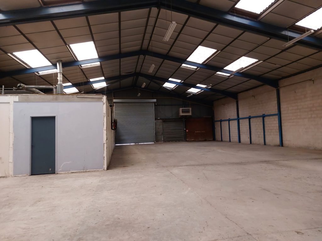 Locaux industriels de 6 500 m² à vendre – Stiring-Wendel