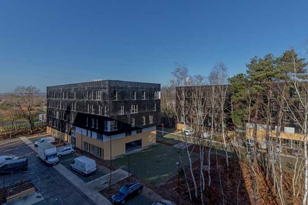 À vendre ou à louer – 5 Plateaux de Bureaux Divisibles de 630 m² à Rouen – Seine-Maritime (76)