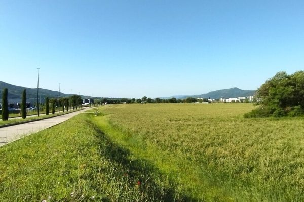À vendre – Terrain industriel de 2,1 hectares dans le Parc d&rsquo;activités de la Cassine à Peyruis – Alpes-de-Haute-Provence (04)