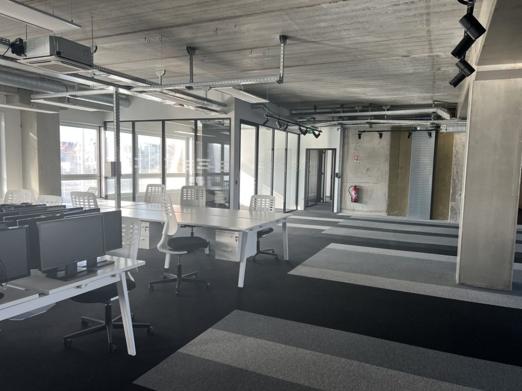 À louer ou à vendre – Plateau de bureaux de 650 m² divisible à partir de 250 m² à Calais (62)