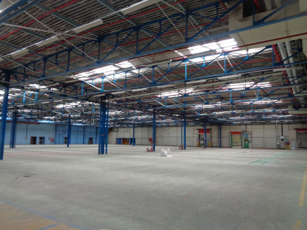 À louer – Locaux Industriels de 25 000 m² divisibles à partir de 1 500 m² à Evreux – Eure (27)