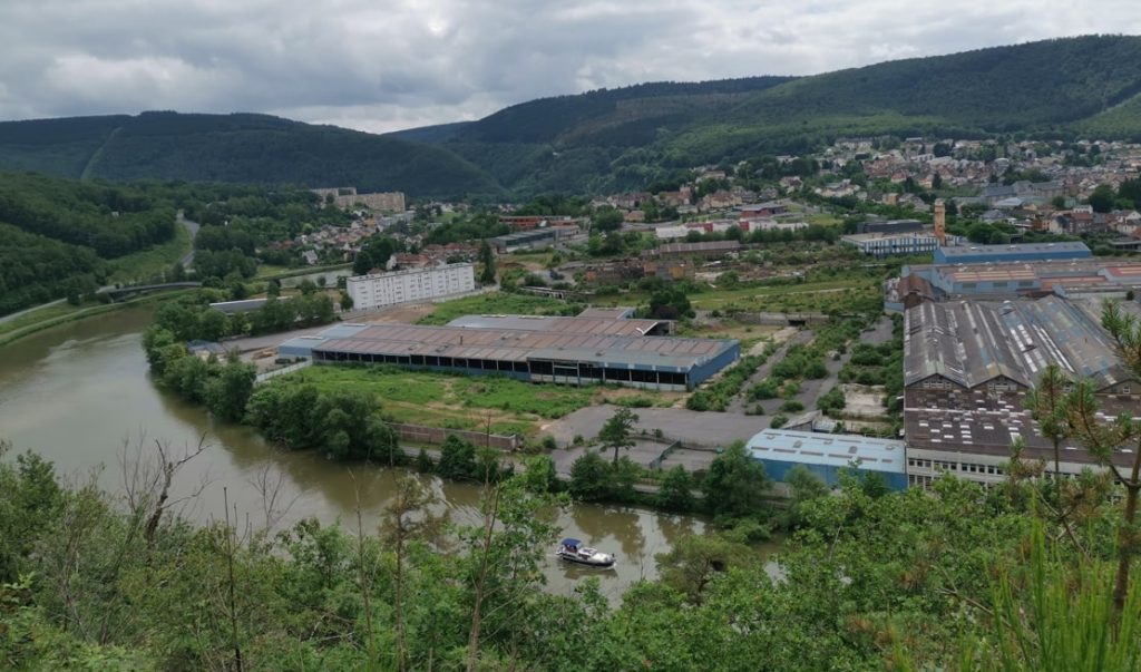 Bâtiment Industriel de 12 000 m² à reprendre – Revin (08)