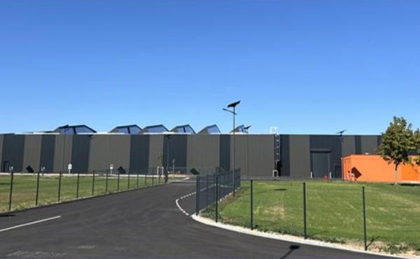 À louer – Bâtiment industriel de 4 913 m² dans le parc d’activités des temps mordernes Futuroscope à Chasseneuil-du-Poitou – Vienne (86)