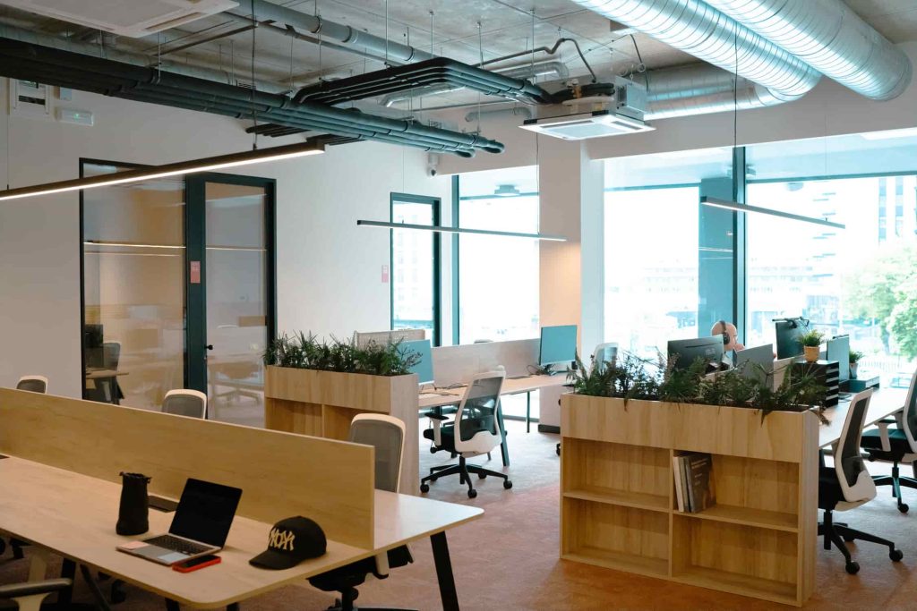 À louer – Bureaux et espaces de coworking à Andorre : du poste partagé au bureau privé